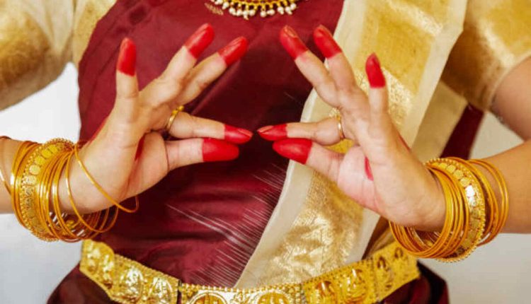 Bharatanatyam Dress and Jewellery
