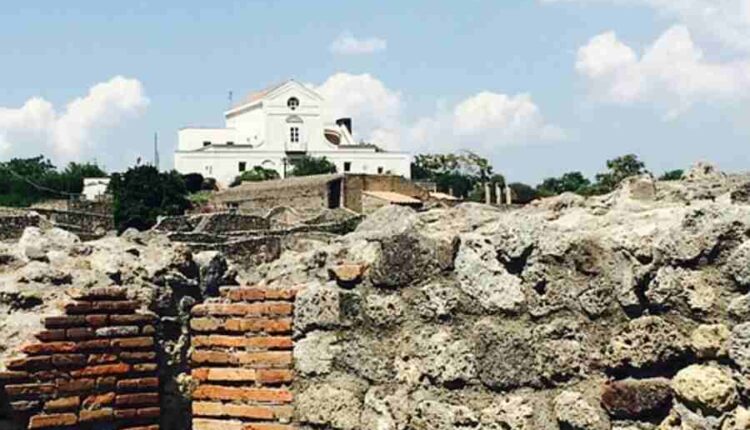 Studying the Amalfi Coast to Pompeii Journey
